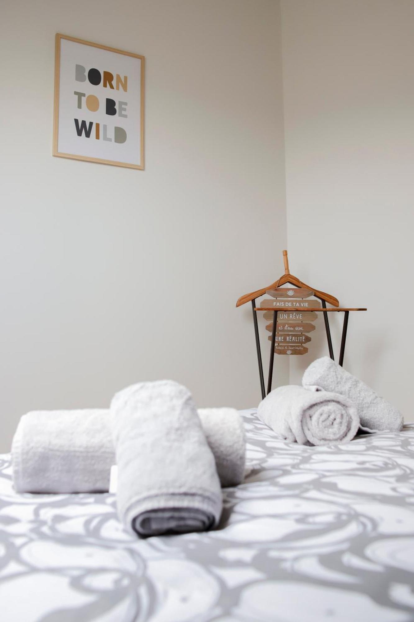 Appartement Entier *Au Pied De La Gare* ฌูวิซี-ซูร์-รอจ ภายนอก รูปภาพ