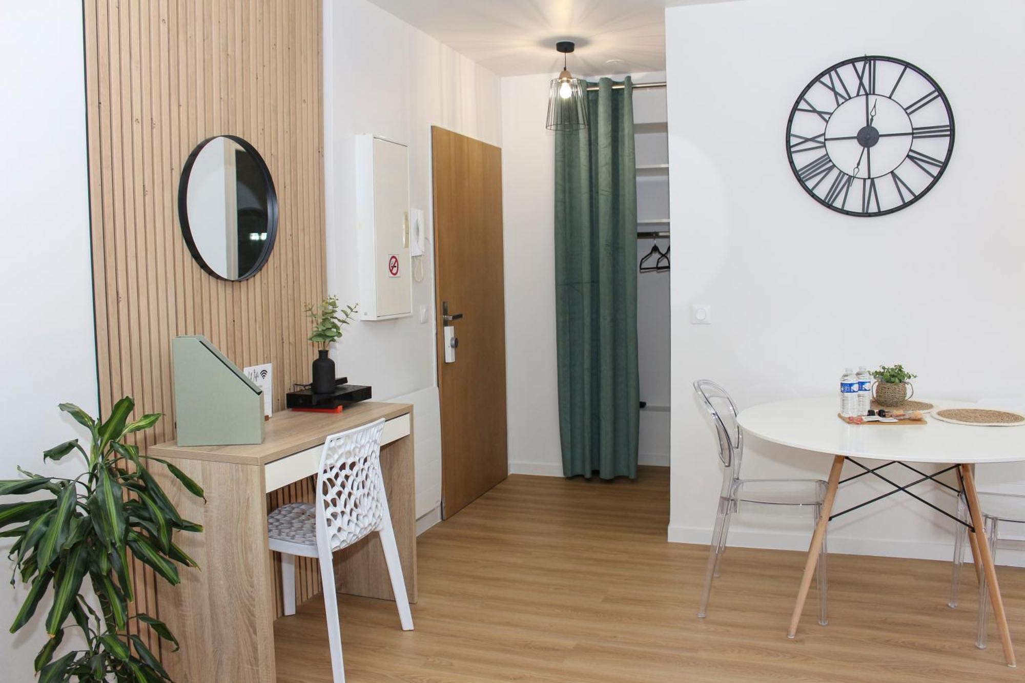Appartement Entier *Au Pied De La Gare* ฌูวิซี-ซูร์-รอจ ภายนอก รูปภาพ